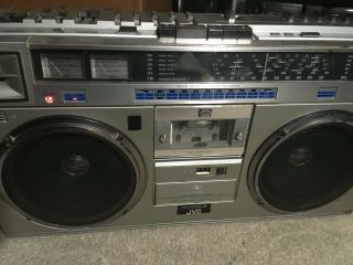 JVC RC - M70JW Vintage BoomBox GhettoBlaster Cassette SW MW FM Loud and Portable 2