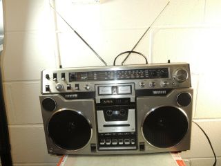 Aiwa Tpr - 955h Boombox Vintage Cassette/recorder Stereo Circa 1978