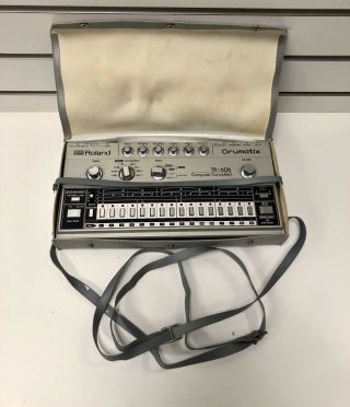 Vintage Roland TR - 606 Drum Machine With Carrying Case 2