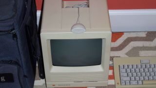 VINTAGE APPLE MACINTOSH SE/30 COMPUTER,  Custom MacBag,  Keyboard,  Mouse 2