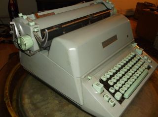 Vintage Dual Ribbons 1960s Hermes Ambassador Desktop Typewriter Swiss Made 2