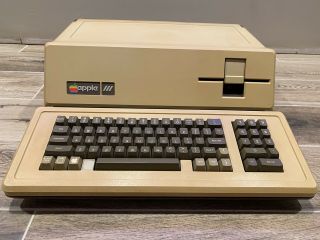Vintage Apple Iii Computer A3s2 For Parts/repair Read