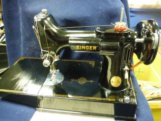 Vintage 1947 Singer Sewing Machine Model 221 Ac 855296 With Case And
