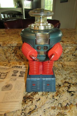 vintage lost in space robot toy by remco w/ instructions 1966 2