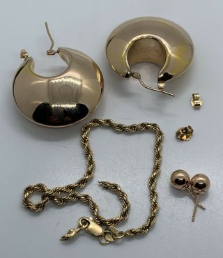 12.  1 Grams Vintage 14k Solid Gold Puffy Earrings Broken Rope Chain & Findings