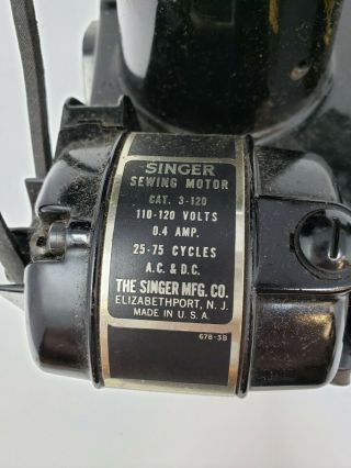 VINTAGE 1953 SINGER 221 - FEATHERWEIGHT SINGER SEWING MACHINE in Case w/ ruffer 3