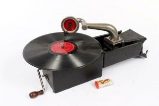 Vintage C1930 " Peter Pan " Portable Gramophone 1156