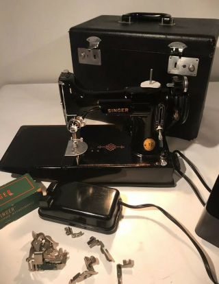 1946 Vintage Singer Featherweight Sewing Machine 221 &,  W/case