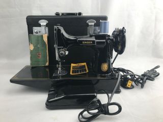 Vintage Singer Featherweight 221 Sewing Machine Gold And Black Made In 1952