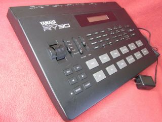 Yamaha Ry30 Rhythm Programmer Vintage Drum Machine W/ Power Supply F/s