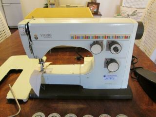 Vintage Viking Husqvarna Sewing Machine 6430 Model W/accessories
