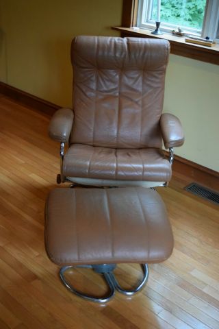 Vintage EKORNES Stressless Mid Century Recliner Leather Chair With Ottoman Stool 2