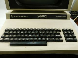 Vintage Commodore CBM PET 8032 Computer - 3