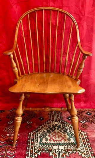 Vintage E.  R.  Buck Solid Maple Windsor Bow Back Continuous Arm Dining Chair