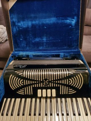 Vintage SONOLA RIVOLI 120 bass,  41 key ACCORDION 1940s Serial 2342 w/ CASE EUC 2