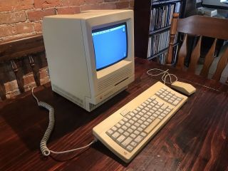 Vintage 1989 Apple Macintosh SE/30 - Gorgeous - Capacitors 2