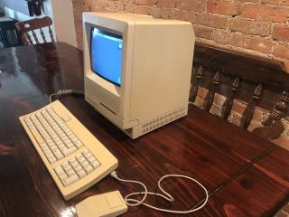 Vintage 1989 Apple Macintosh SE/30 - Gorgeous - Capacitors 3