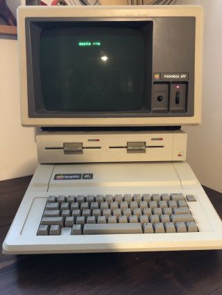 Apple Iie Computer Double Disk Drive Programs/games Inc - Vintage
