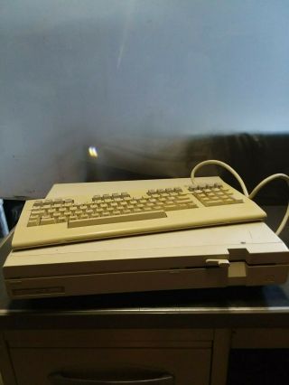 Vintage Commodore C128d Unit W/keyboard And Rgb Video Cable