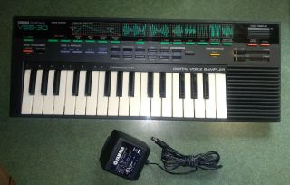 Yamaha Vss - 30 Vss30 Portasound Voice Sampler Keyboard 32 Keys Vintage