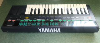 Yamaha VSS - 30 VSS30 PortaSound Voice Sampler Keyboard 32 Keys Vintage 3