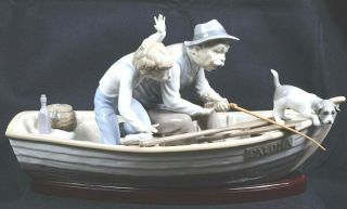 Vintage Lladro 5215 Figurine Fishing With Gramps W/ Wood Base 15.  25 " L X 8.  25 " H