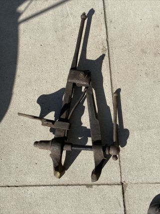 Vtg Huge 79lb Antique Blacksmith Metal Tool Leg Vise Post Anvil Tinsmith