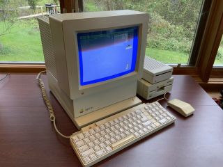 Vintage Restored Apple Iigs Computer With Kb/mouse/applecolor Rgb Floppy Drives