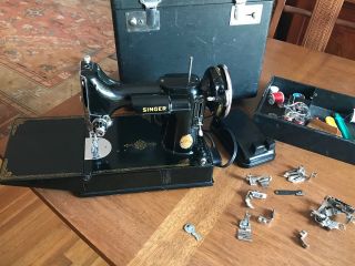 Vintage 1946 Singer 221 Featherweight Sewing Machine W/case Black Scroll Plate