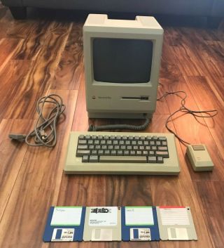 Vintage Apple Macintosh Plus Desktop Computer - M0001a W/ Keyboard Mouse Etc.