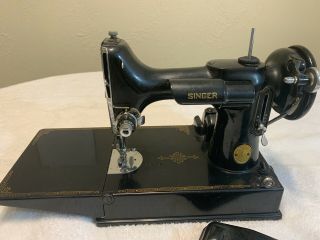 Vintage 1947 Singer Featherweight 221 Sewing Machine W Case