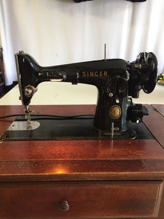 Vintage 1948 Singer Model 201 Sewing Machine W/ Queen Anne Cabinet