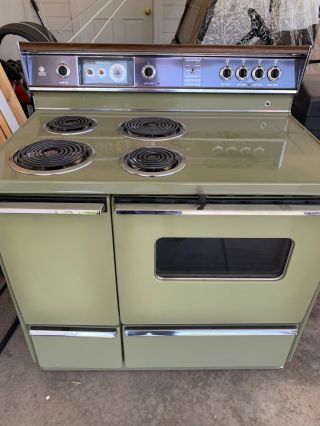 1960’s Vintage General Electric Range/stove/oven/warmer,