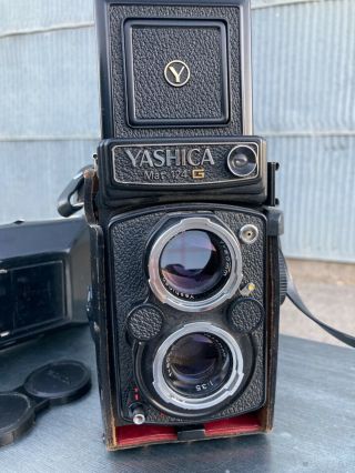 Yashica Mat - 124g Black Vintage Film Camera