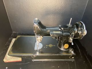 Vintage Singer 221 Featherweight Sewing Machine Case Magic Stitch 1935