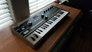 Korg Microkorg 37 Keys Analog Modeling Synthesizer Synth Retro Vintage (no Mic)
