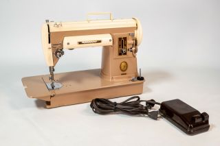 Vintage 1956 Singer 301A Sewing Machine Short Bed Heavy Duty Gear Drive 3
