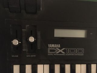 YAMAHA DX 100 Vintage Synthesizer w/ Adapter 3