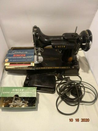 Vintage 1954 Singer Featherweight 221 Sewing Machine Al716918 W/case And Attachm