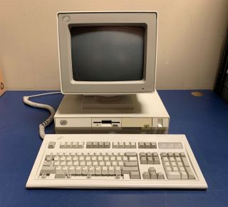 Ibm Ps/2 Model 30 286 Vintage Desktop Pc W/ Crt Monitor & Keyboard - As - Is