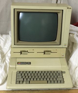 Apple Iie Computer Double Disk Drive Vintage