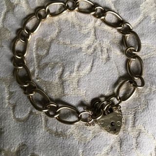 Vintage 9.  6 Gram 9ct Gold Curbed Heart Padlock Charm Bracelet Love Chain
