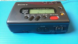 Sony Tcd - D7 Portable Digital Walkman Dat Recorder Player Vintage