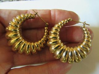 Vintage 14k Yellow 7.  3g Gold Oval Shrimp Hoop Earrings 1 1/2 "