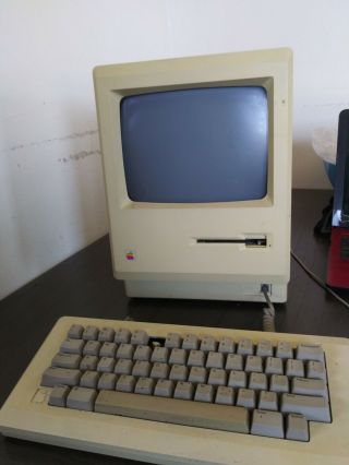 Vintage Apple Macintosh Plus Desktop Computer - 512k