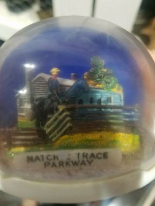 Natchez Trace Parkway snow globe vintage Mississippi Tupelo 3