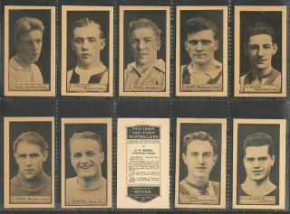 D.  C.  Thomson 1927 (football/soccer) Full 24 Card Set " Top - Form Footballers "
