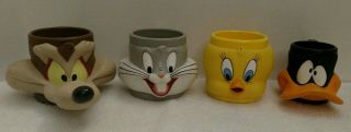 Set Of 4 Vintage 1992 Looney Tunes 3d Plastic Mugs