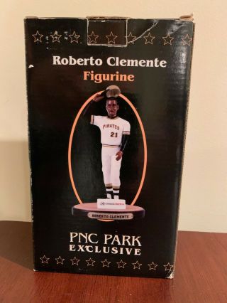 Roberto Clemente Figurine Standing Ovation Pittsburgh Pirates SGA - Great Condit 2