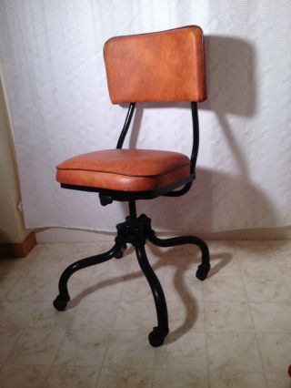 Vintage/antique Brown Metal Industrial Office Chair————